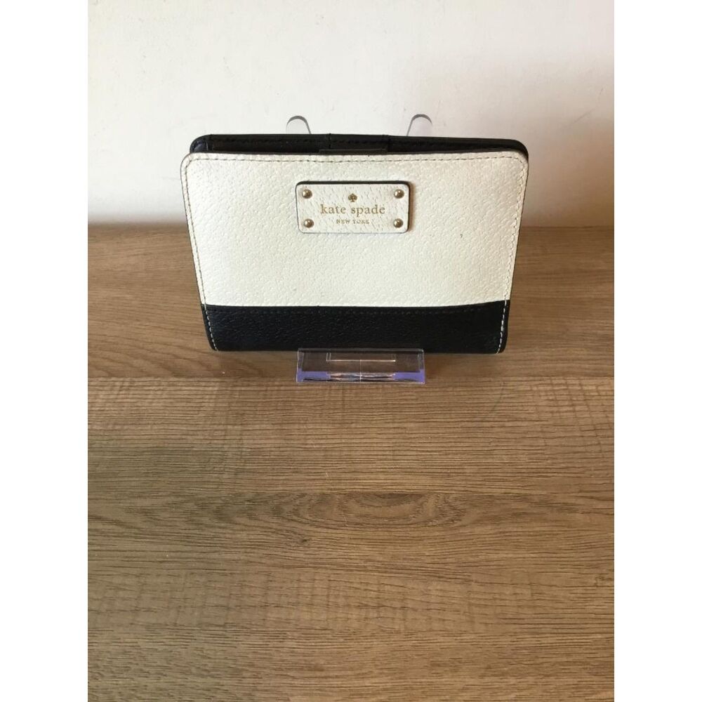 Kate Spade Black and Cream Textured Leather Grove Street Tellie Wallet